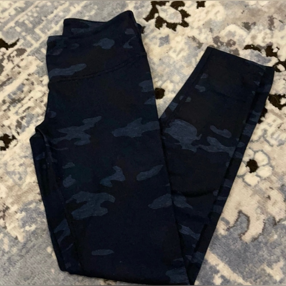 Lululemon Wunder Unders Size 4. Low rise. Fits like a size 2. Dark camo print.